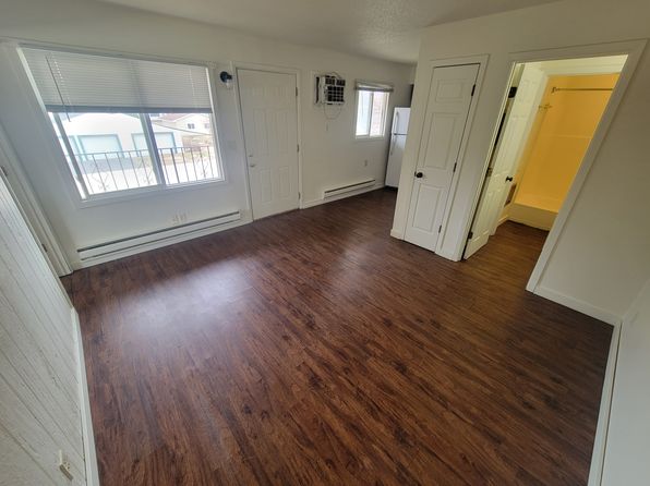 1738 La Crescent St #17