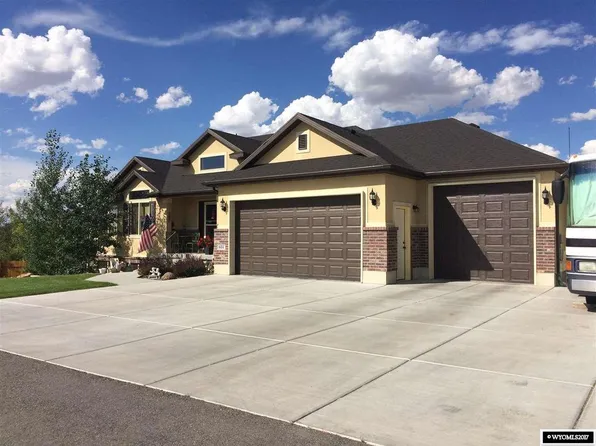 604 Country Club Dr, Evanston, WY 82930