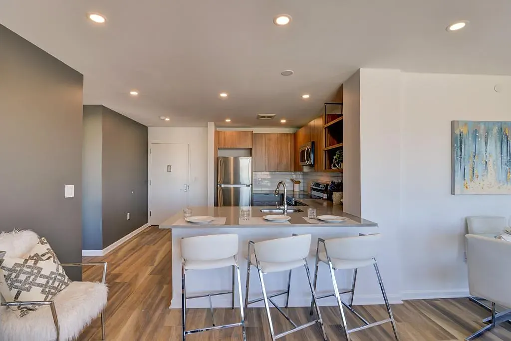 2 bed, $2,225 — Photo 4