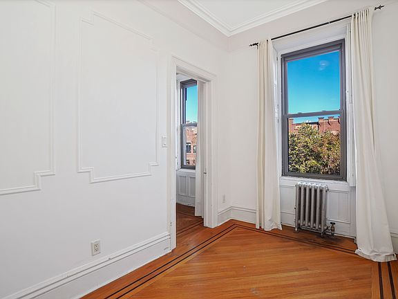 2nd image of 664 Carroll St #3