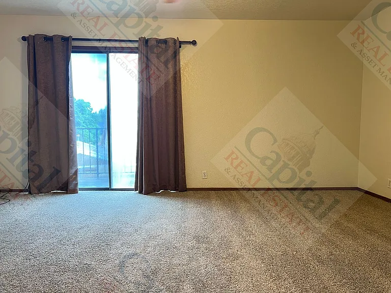 6717 W Britton Rd — Photo 32
