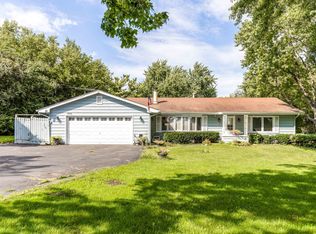 2006 Old Peterson Rd, Libertyville, IL 60048