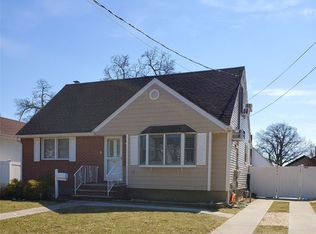 1032 Pacific St, Baldwin, NY 11510