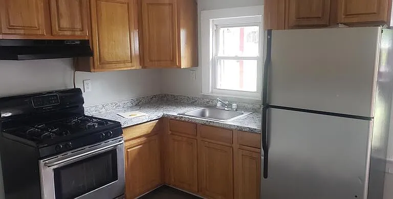 116 E Main St #2 — Photo 2