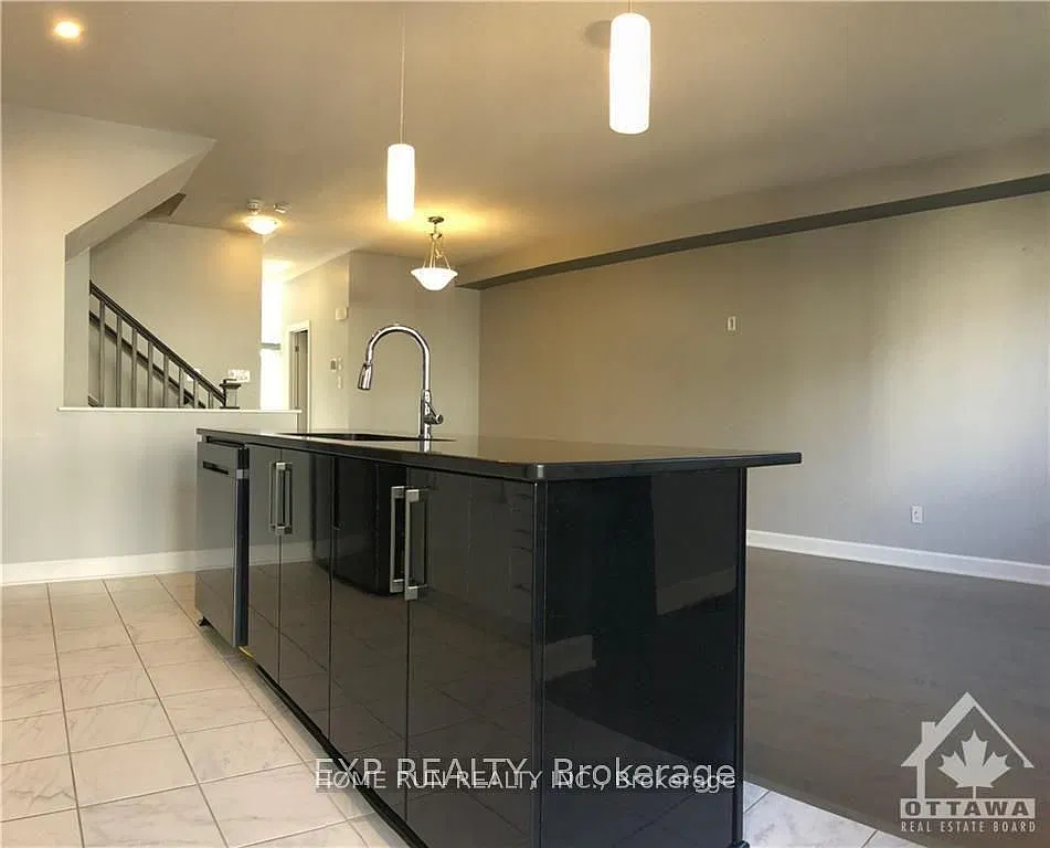 3 bed, $2,500 — Photo 3