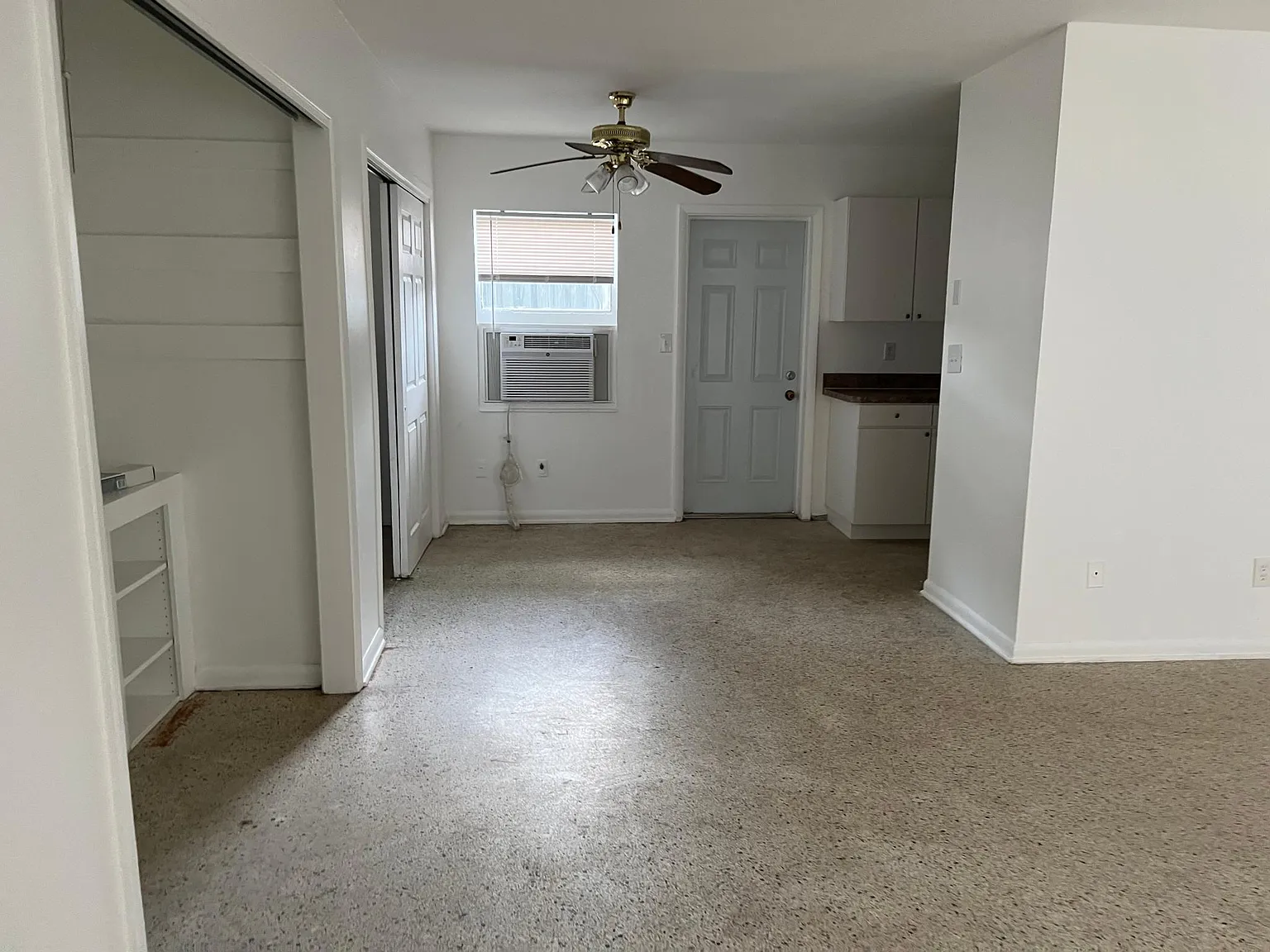 208 S Armenia Ave — Photo 4