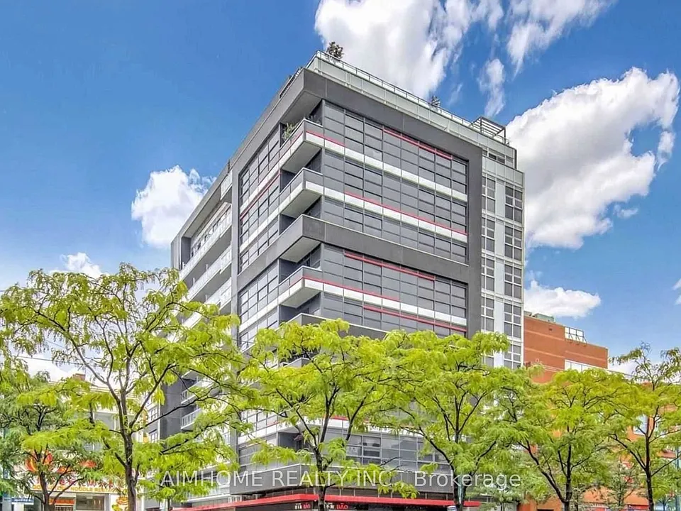 10 Willison Sq #706