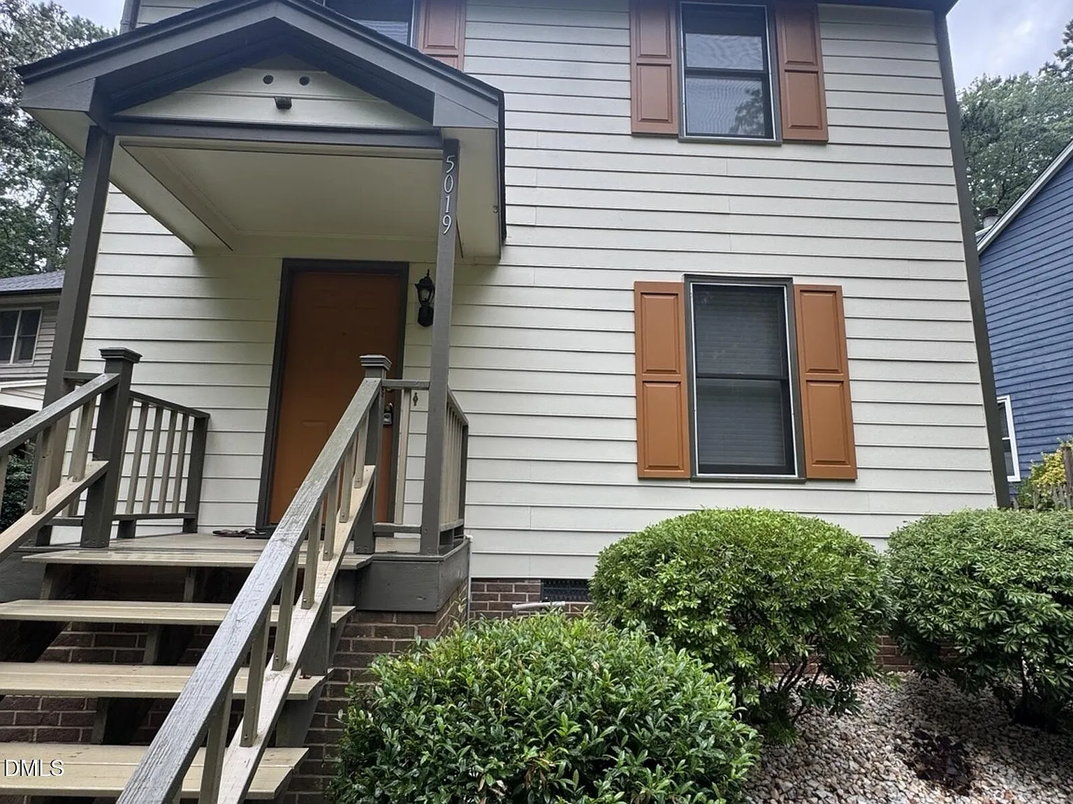 3 bed, 2.5 bath, 1309 sqft, $2,300 — Photo 3