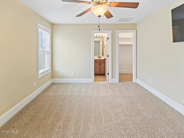 1624 Brook Hollow Dr #B — Photo 24