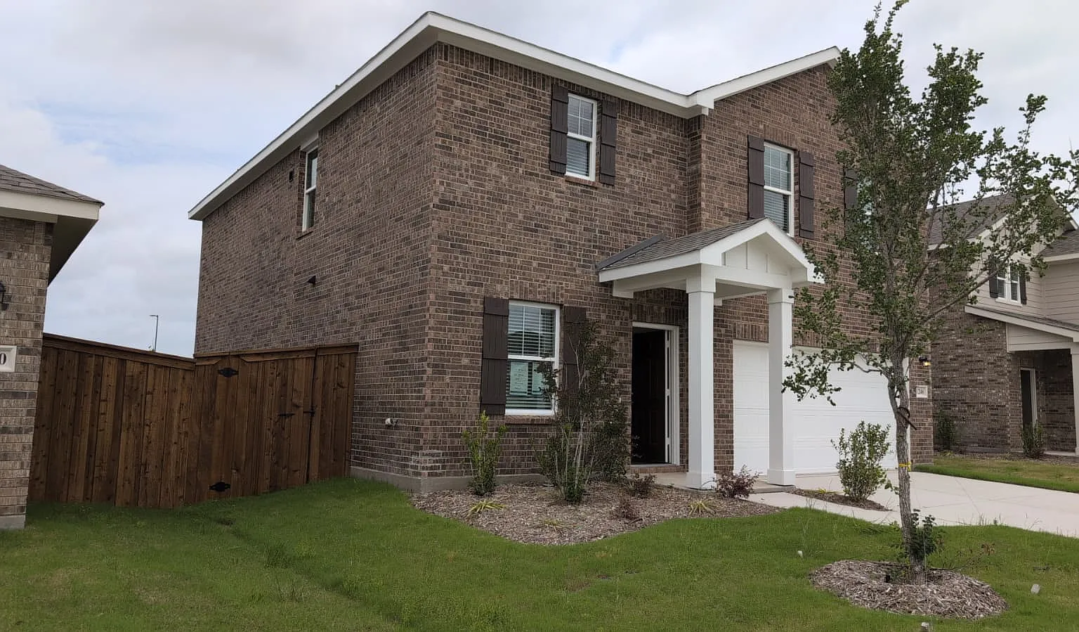 4 bed, 2338 sqft, $2,895 — Photo 3