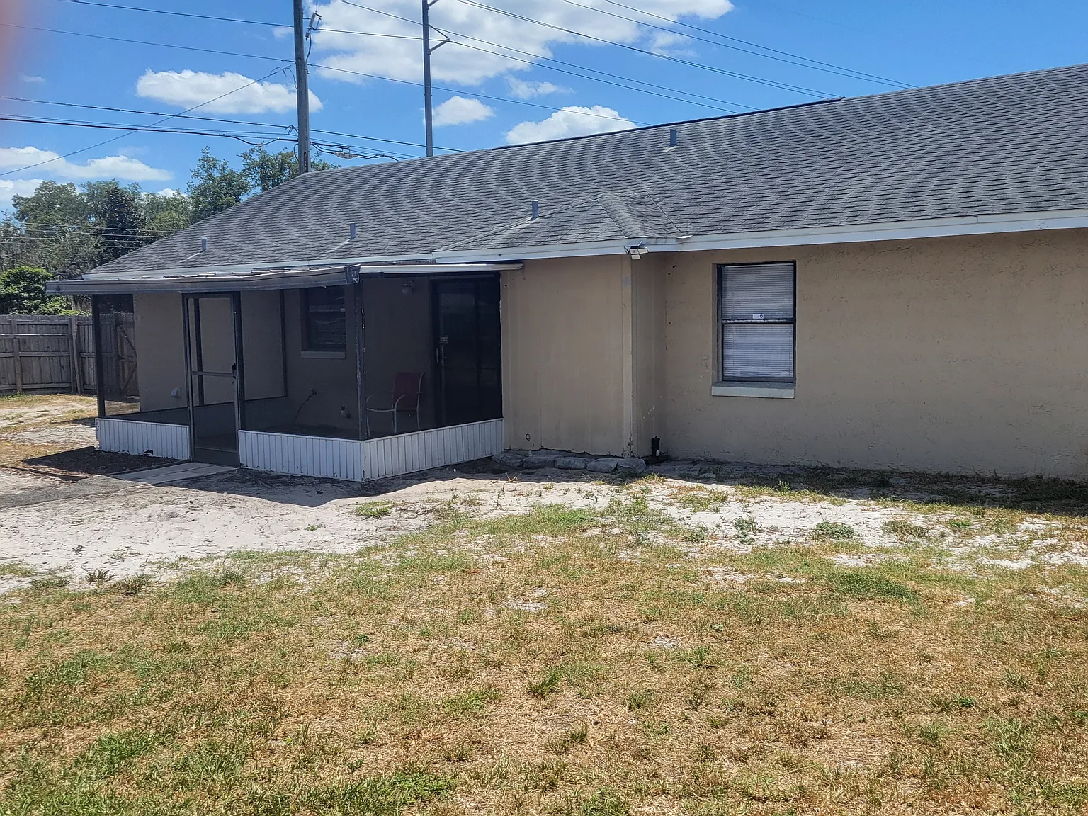 4 bed, 1384 sqft, $2,000 — Photo 3