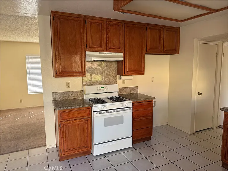 10570 Hill Grass Dr — Photo 3