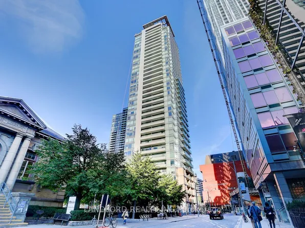 18 Yorkville Ave #701, Toronto, ON M4W 3Y8