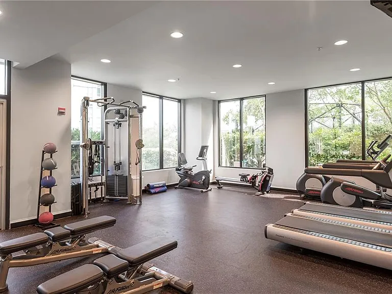 2828 Peachtree Rd NE #1903 — Photo 37