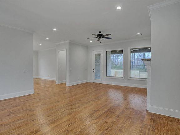 3rd image of 145 Stone Creek Dr