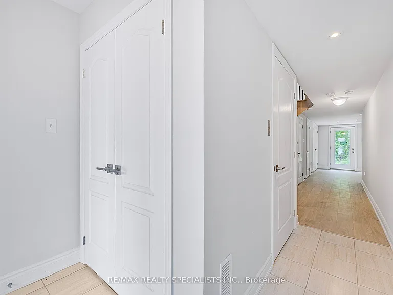 95 Marina Village Dr — Photo 4