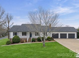 103 Starmount Dr, Kings Mountain, NC 28086