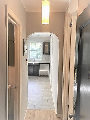 5th image of 123 Henry St APT 2D