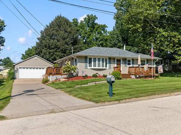 242 Cliff Ct, Silvis, IL 61282