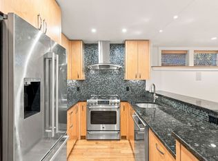1 Smith Ln #C, Manchester, MA 01944