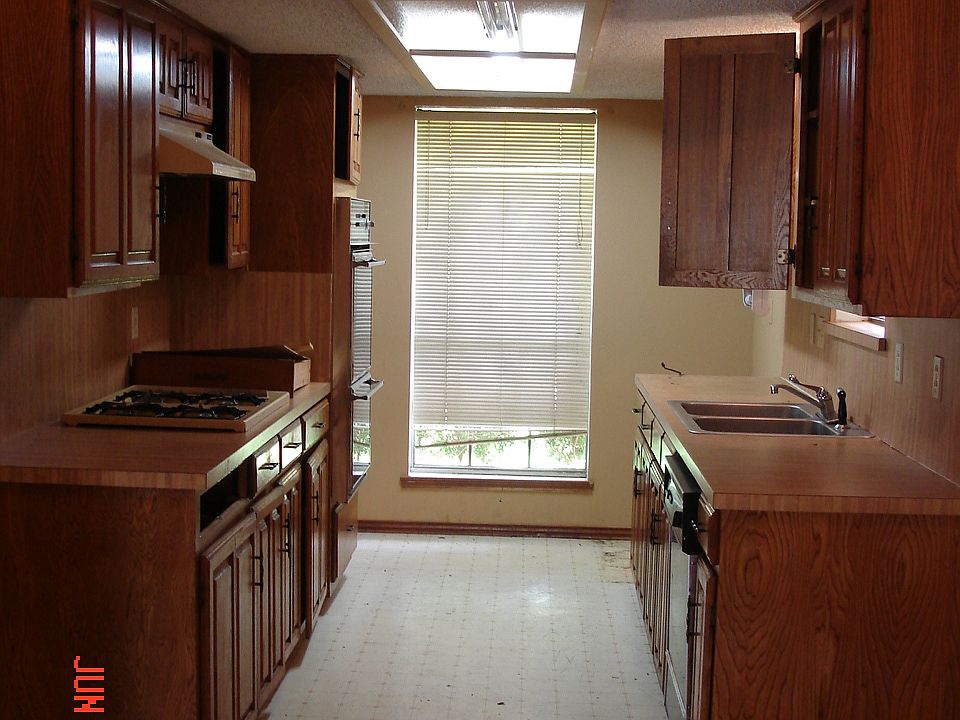 2nd image of 627 Adams Dr