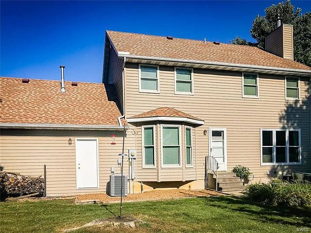 2nd image of 3305 Eastridge Dr