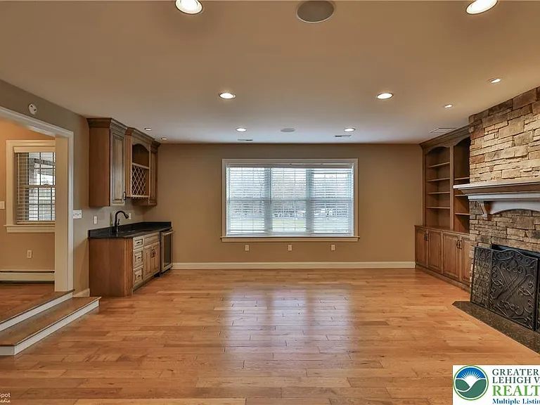 284 Walker Rd — Photo 68