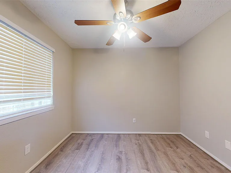 2331 Barrington Place Dr — Photo 32
