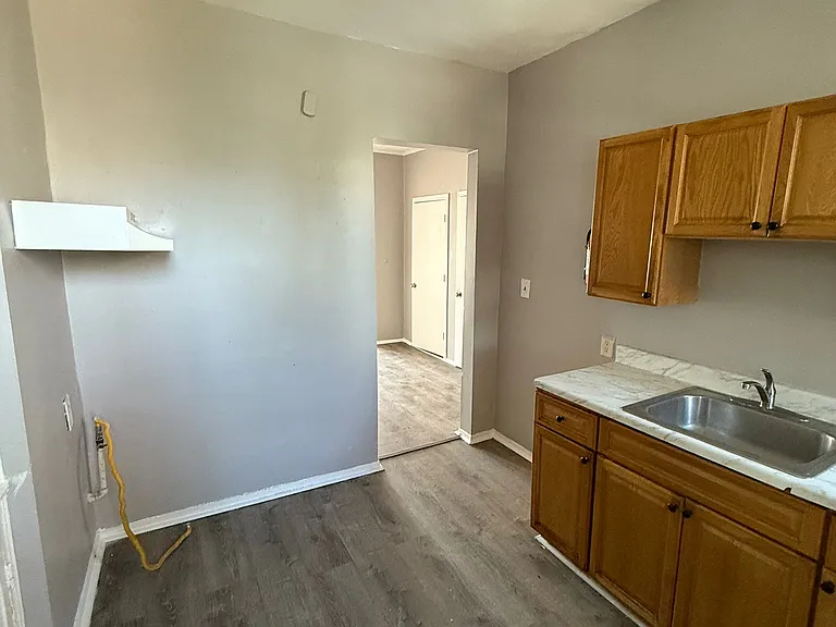 353 Fair St #4 — Photo 4