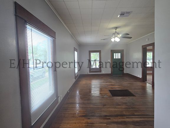 4th image of 212 S Meridian Ave