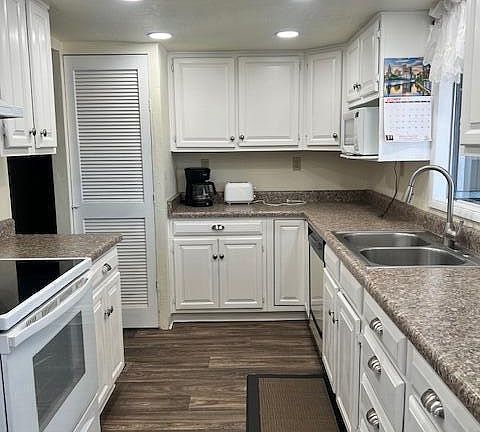 3rd image of 9043 E OLIVE Lane S