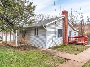 438 E Locust St, Dallastown, PA 17313