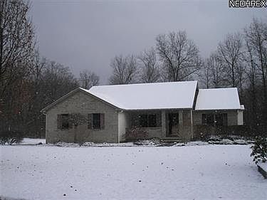 2nd image of 2121 Oakwood St