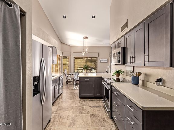 3rd image of 3922 E MARCONI Avenue