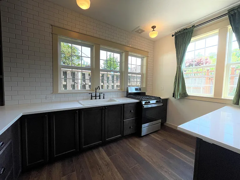 514 NW 45th St — Photo 10