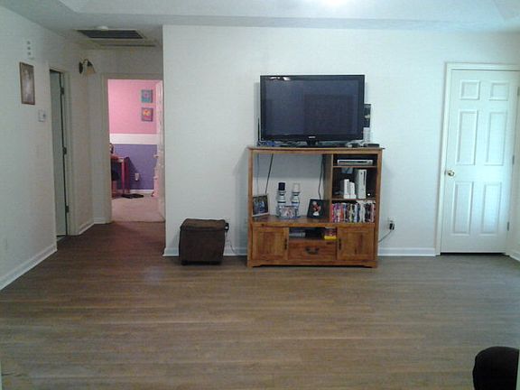 4th image of 295 Lee Road 639