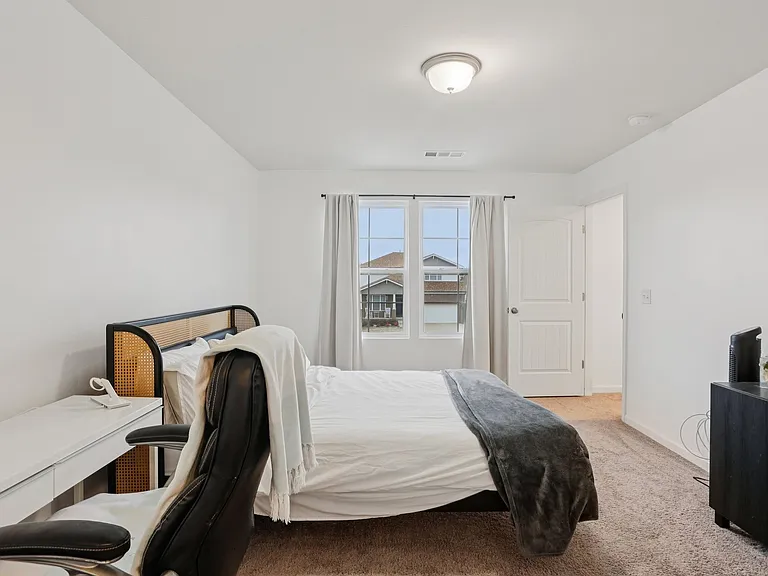 207 Mount Royal Ct — Photo 31