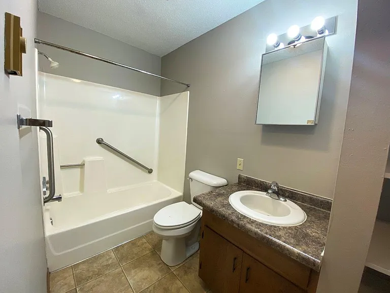 Bluestem Apartments — Photo 14