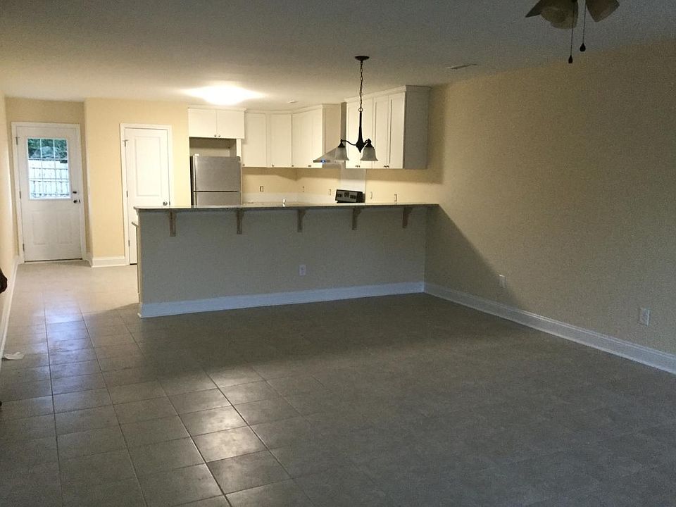 1st image of 330 Yulan Dr
