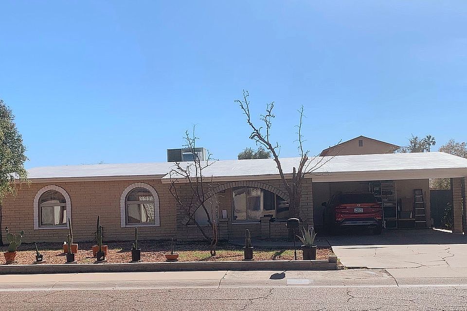 1st image of 2301 W Charleston Ave