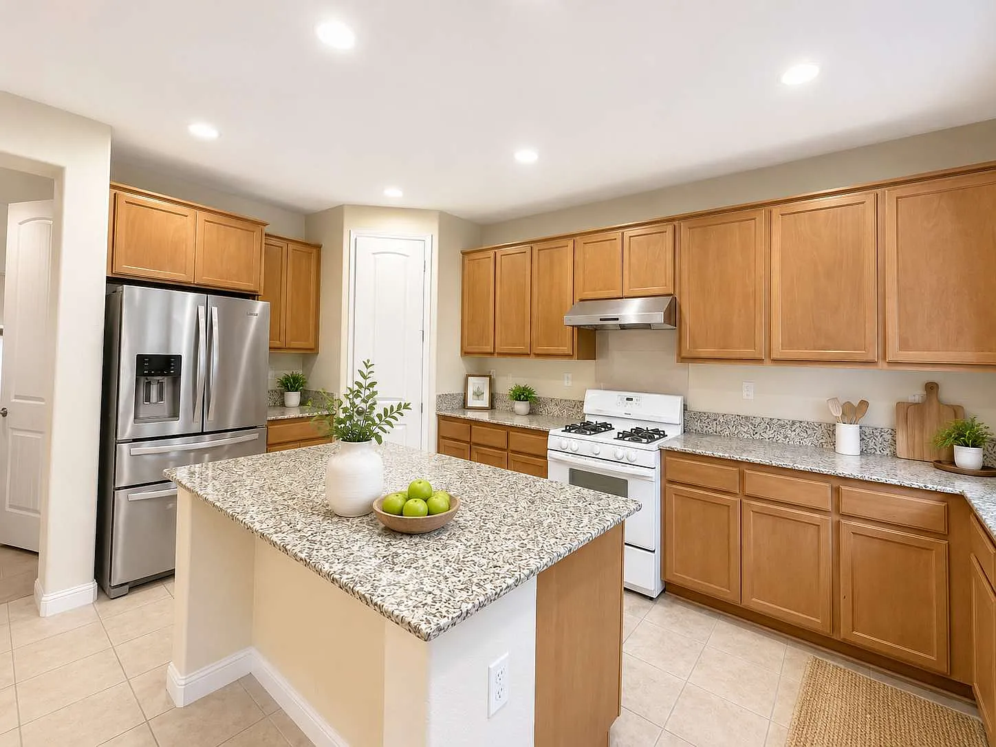 4 bed, 2601 sqft, $3,095 — Photo 3