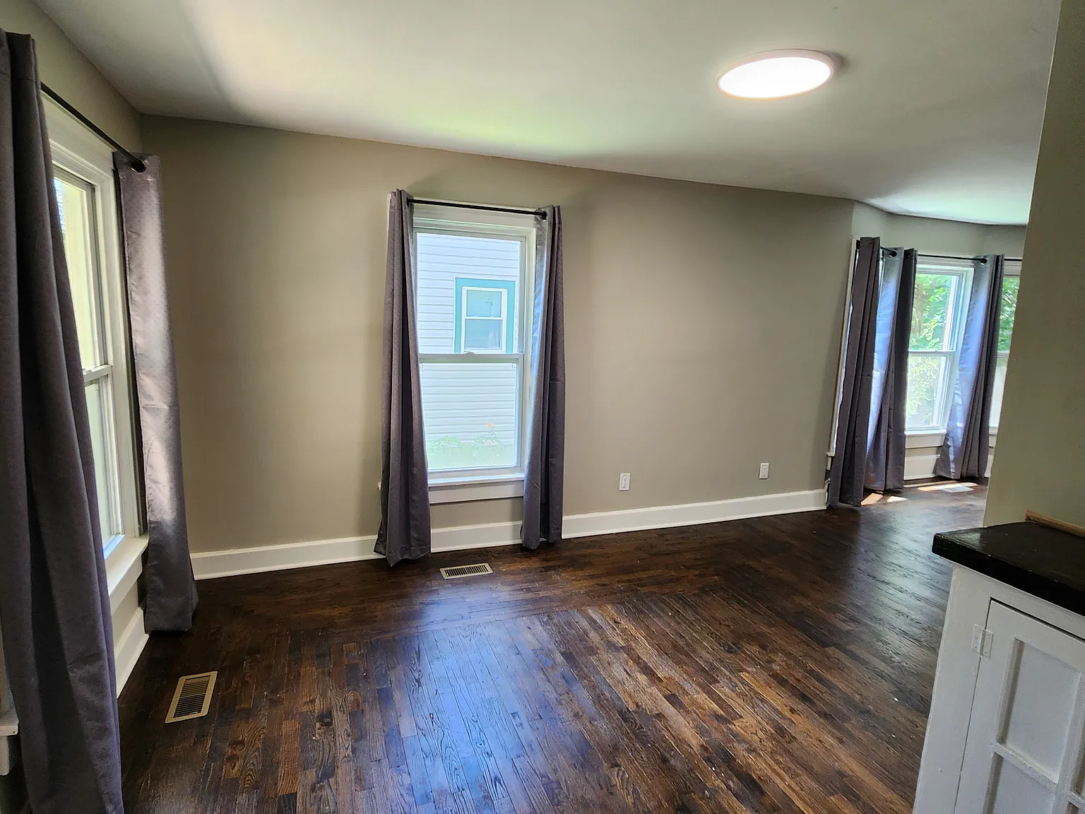 3 bed, 1044 sqft, $1,350 — Photo 4
