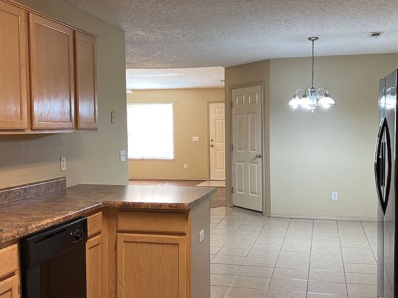 5th image of 1663 N Saddlehorn Ave