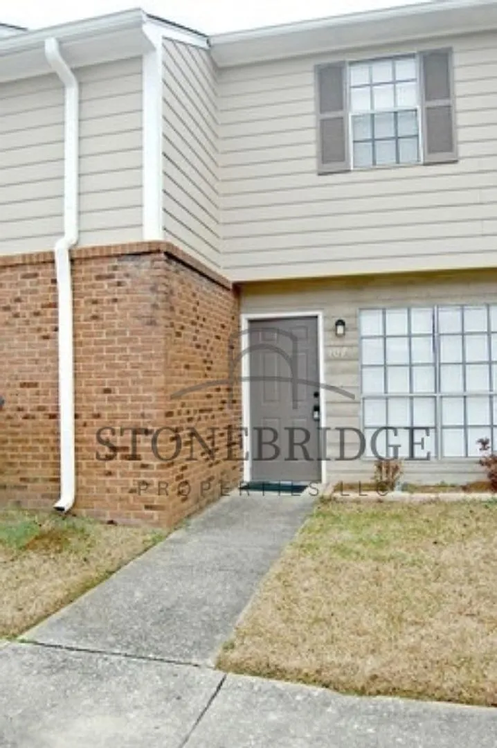 2 bed, 1.5 bath townhome in Helena — Photo 1