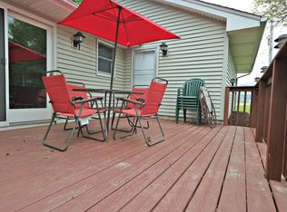 423 Forrest Ave, Woodstock, IL 60098
