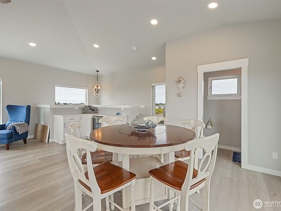 5th image of 1038 Point Brown Avenue SE