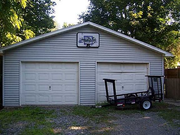2nd image of 6351 Railroad Ave