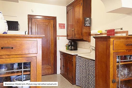 5th image of 2632 N Oakland Ave APT 21
