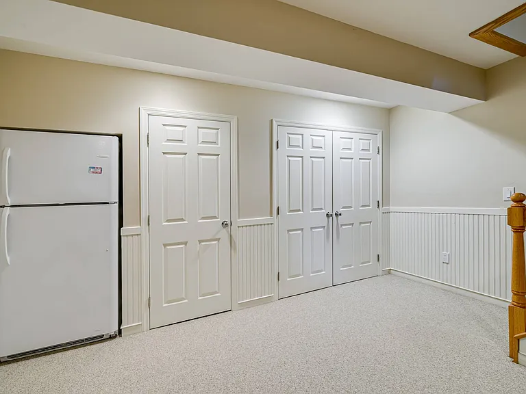 144 Middle Pond Rd — Photo 20