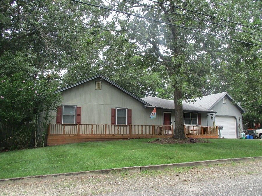 1st image of 437 S Willow Ave